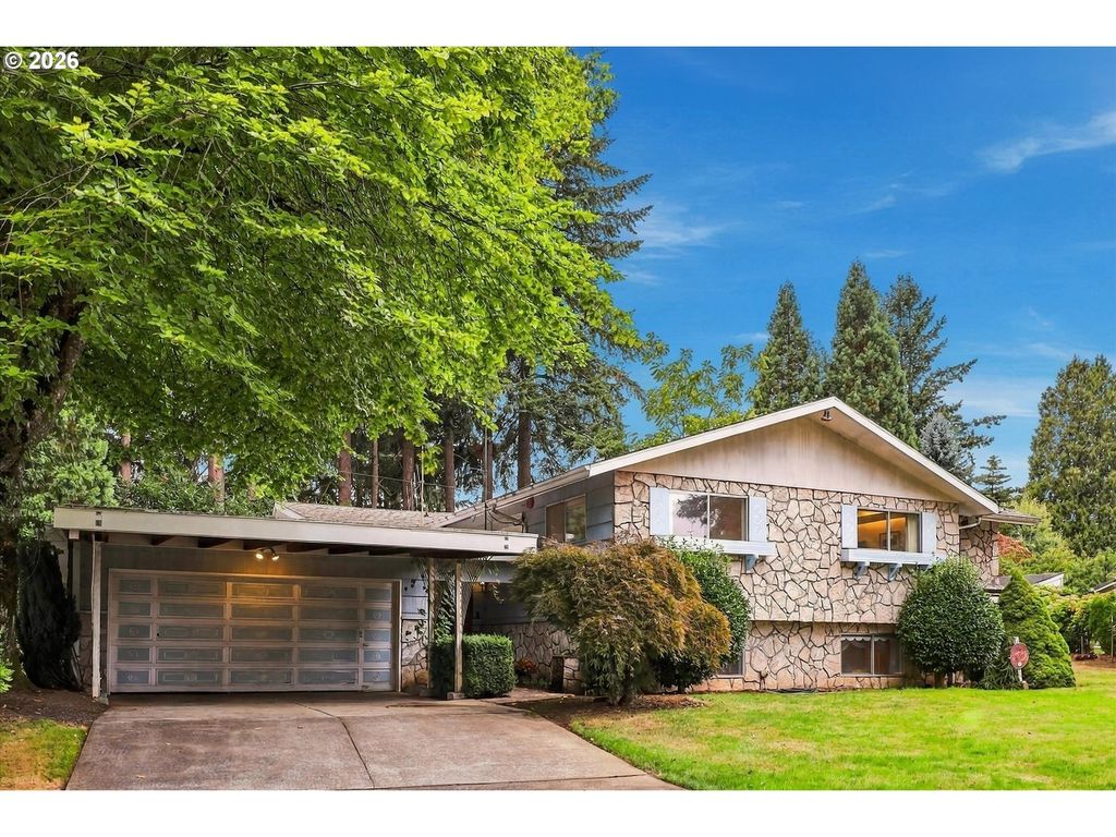 559 Ne 167th Pl, Portland