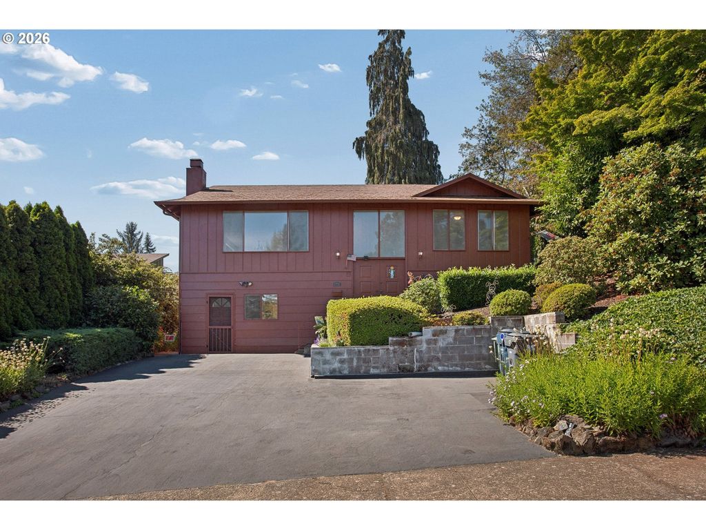 1732 W 23rd Ave, Eugene