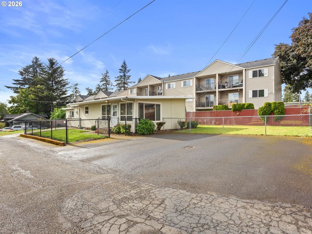 2216 E 18th St, Vancouver
