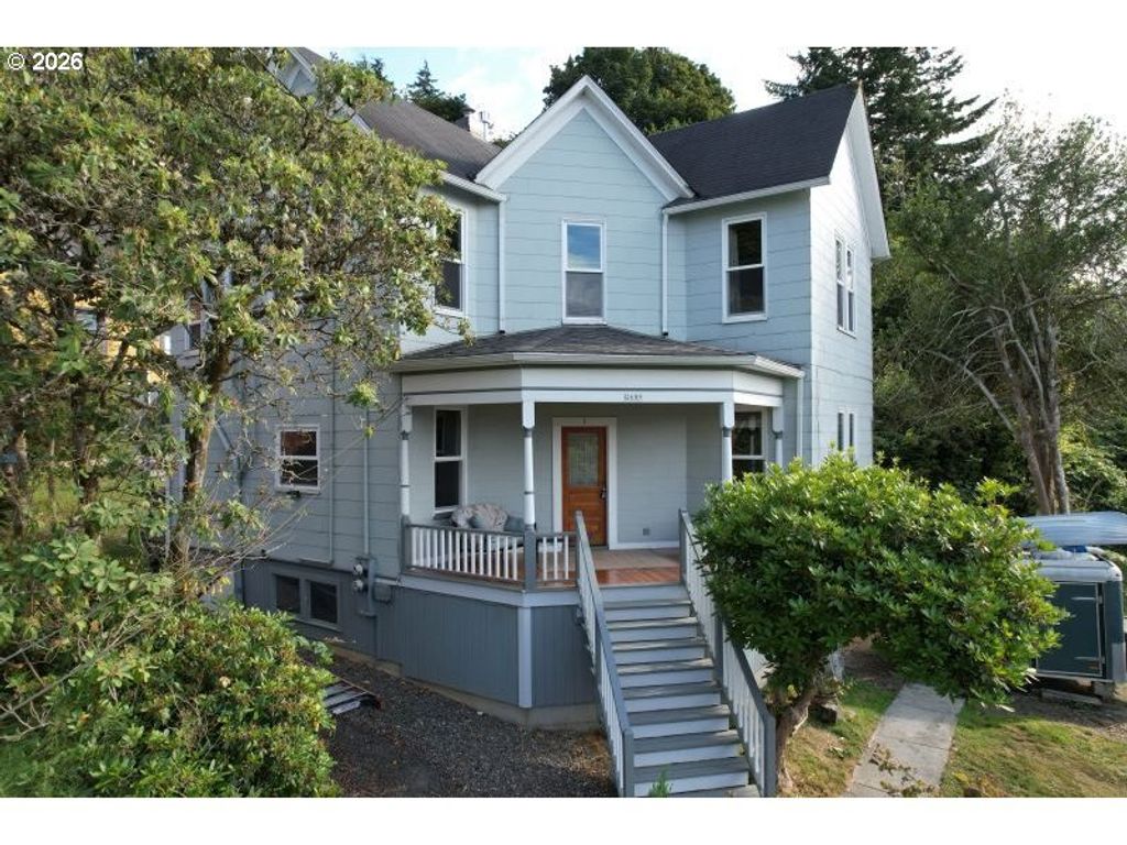2689 Grand Ave, Astoria