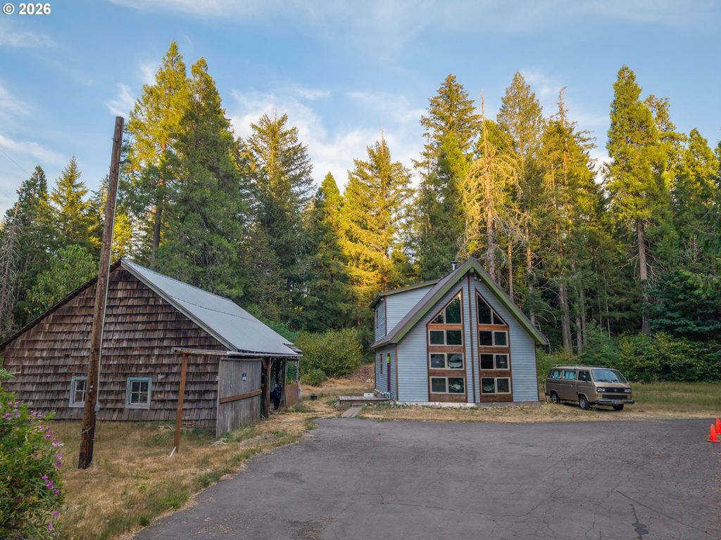 55533 Mckenzie River Dr, Blue River