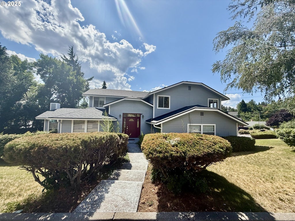 1990 Arlington Dr, Klamath Falls
