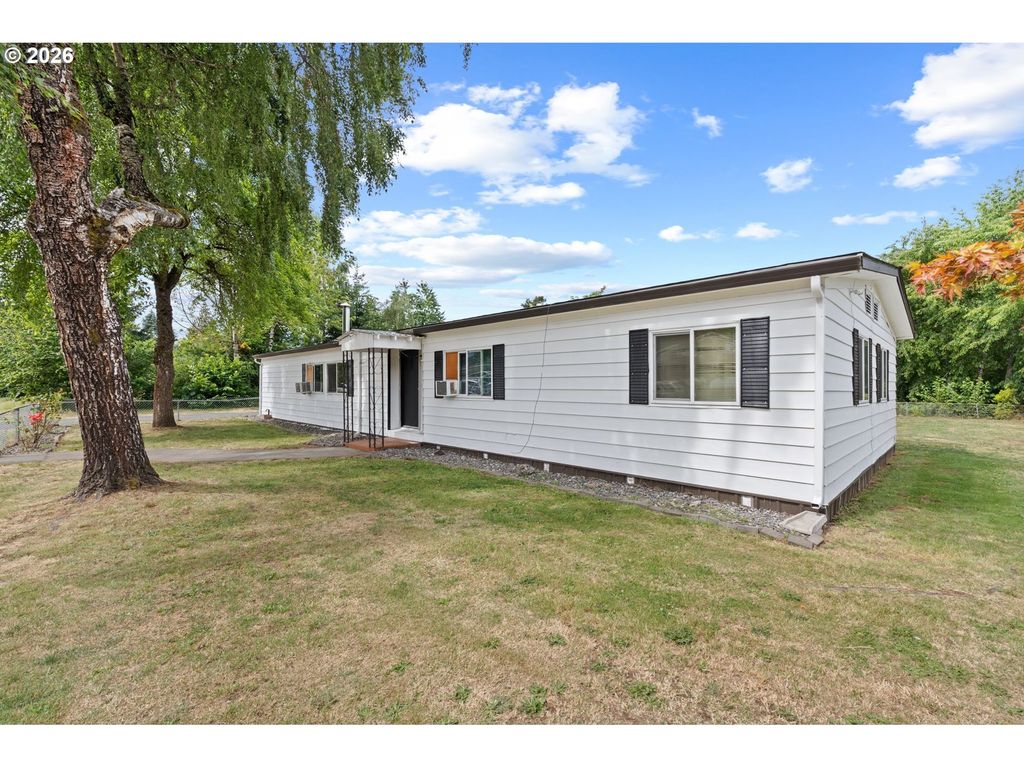 12 Rosenbach Ln, Carson