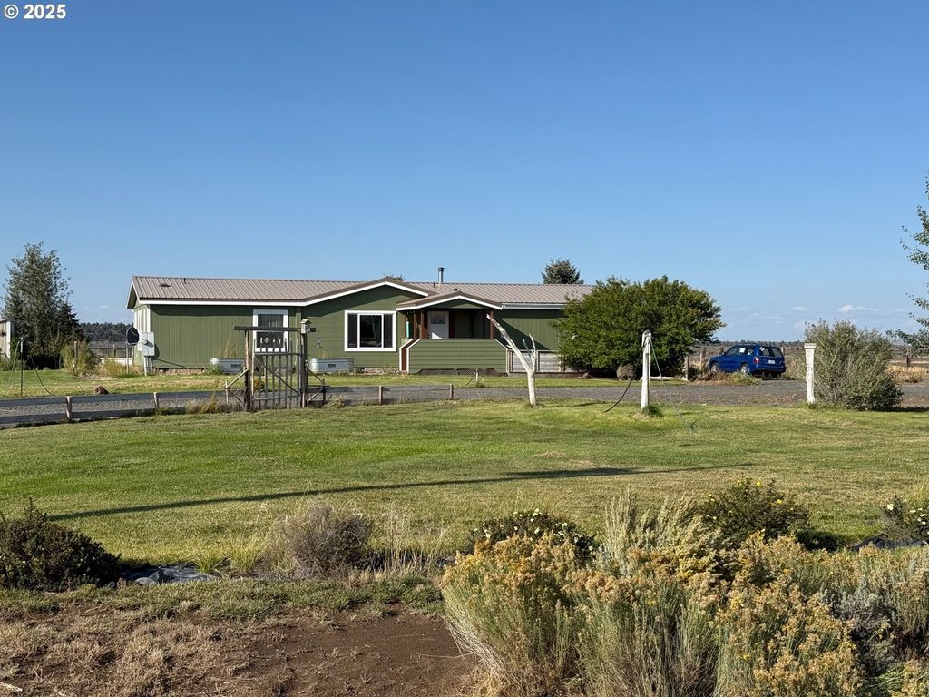 87479 N Star Ln, Christmas Valley