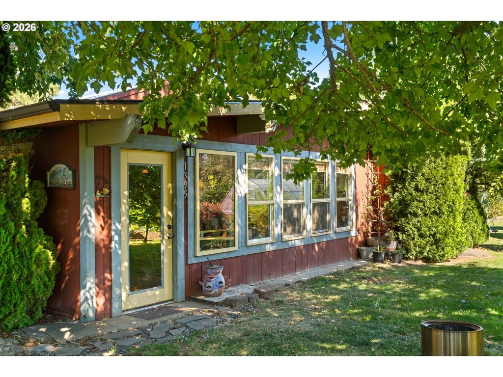 1395 Rockford Rd, Hood River