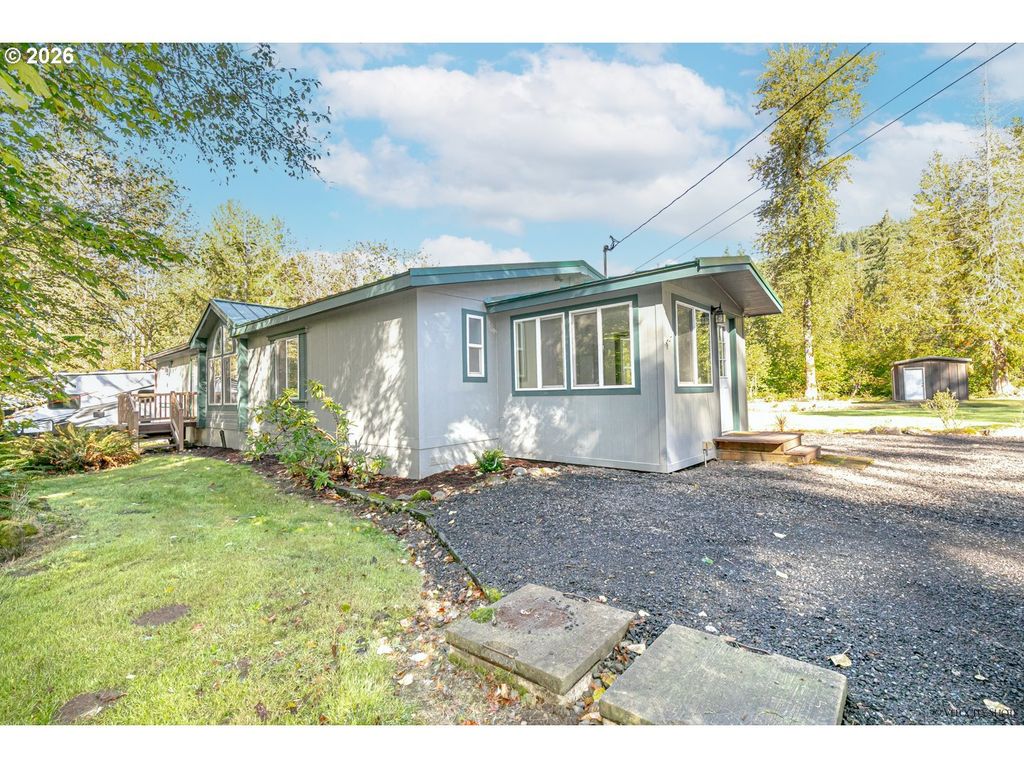 65977 E Chippawa Ln, Rhododendron