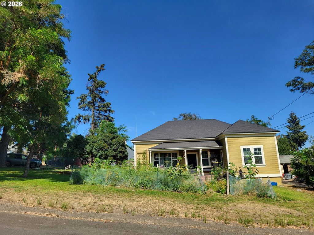 204 First St, Moro