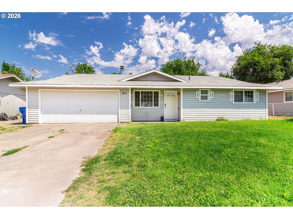 935 E Gladys Ave, Hermiston