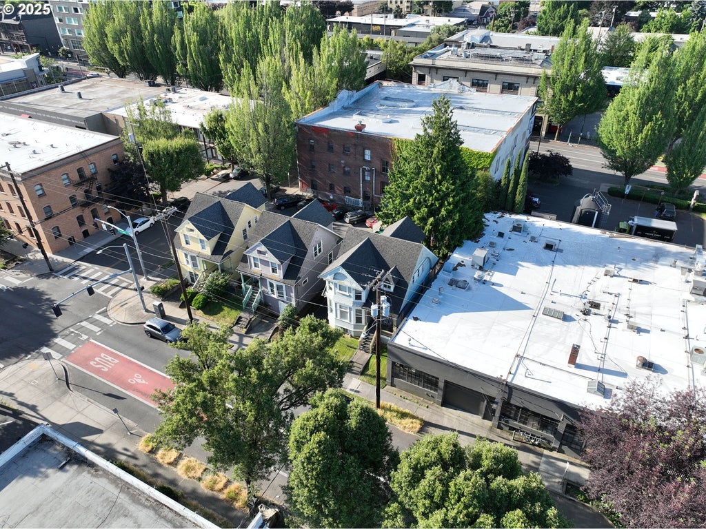 722 Ne Couch St, Portland