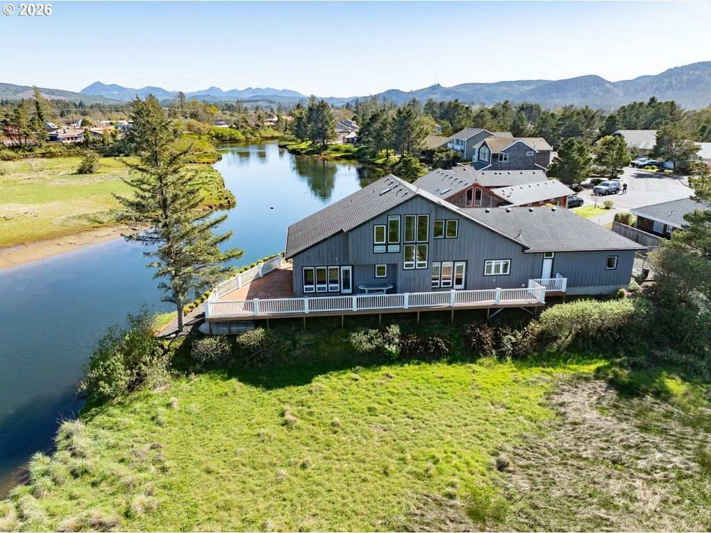 500 Farrell Ct, Seaside