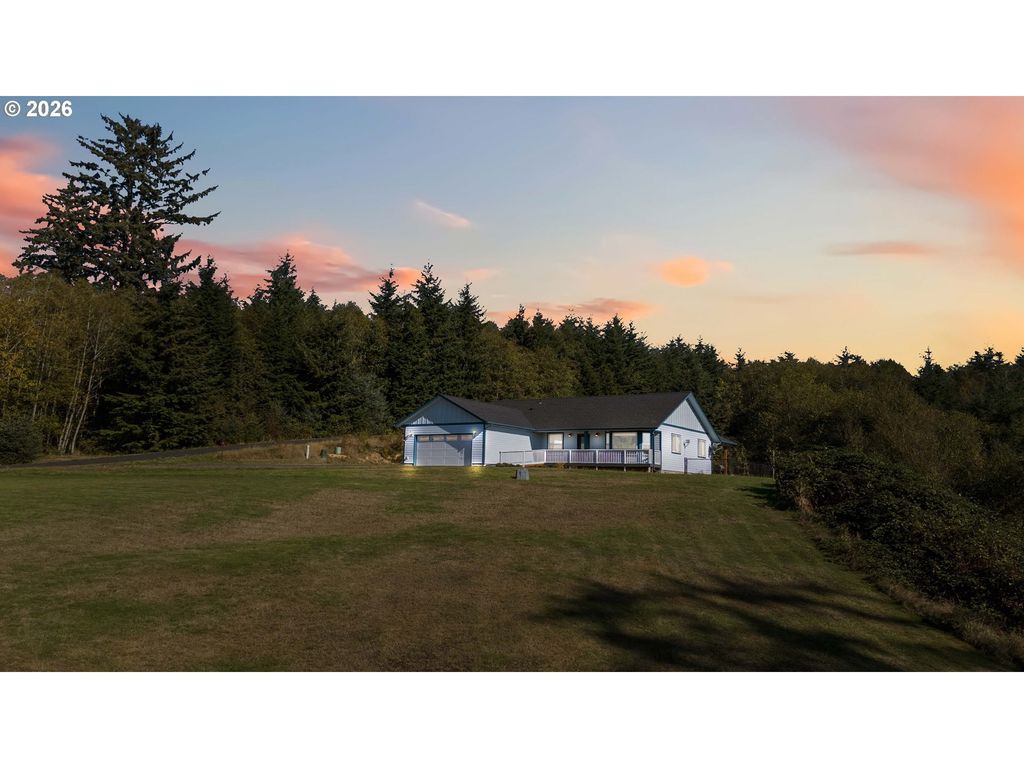 58 Alger Creek Heights Rd, Cathlamet