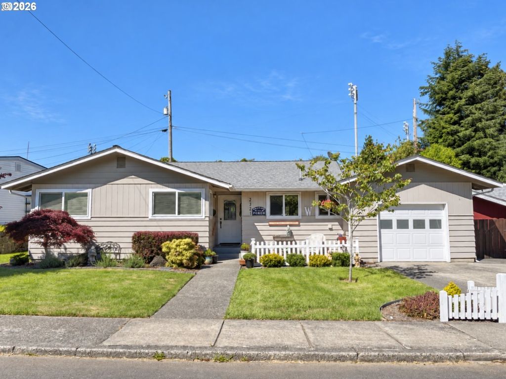 2321 Arthur Dr, Reedsport
