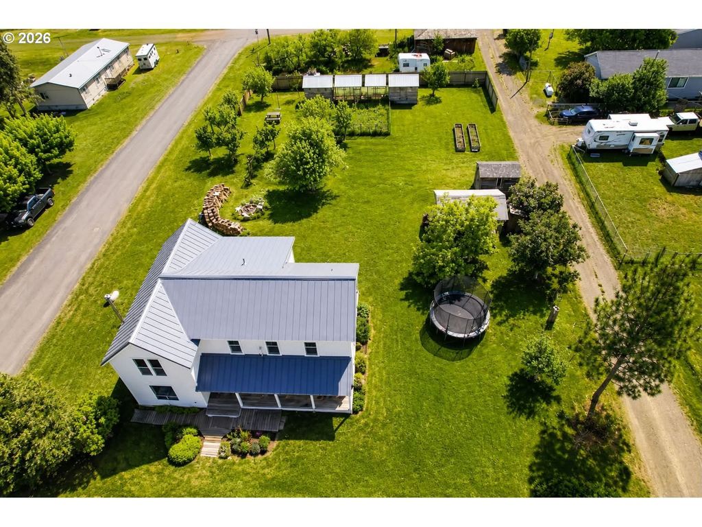 203 N Alder St, Wallowa
