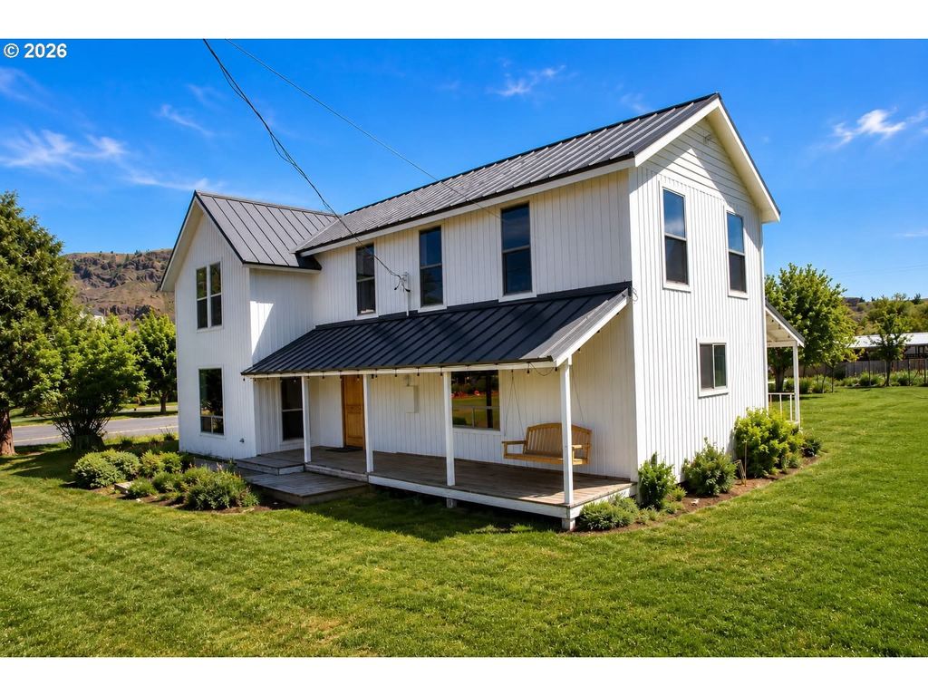 203 N Alder St, Wallowa