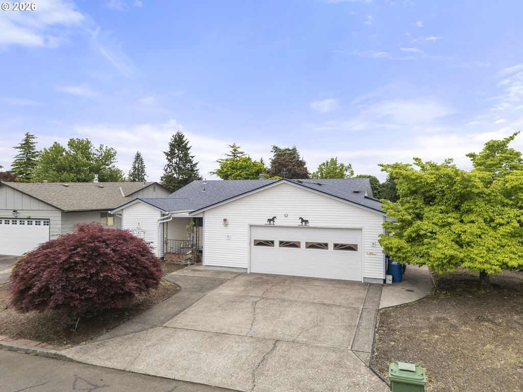 810 S Columbia Dr, Woodburn