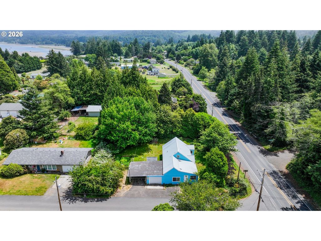 677 Se Moffitt Rd, Waldport