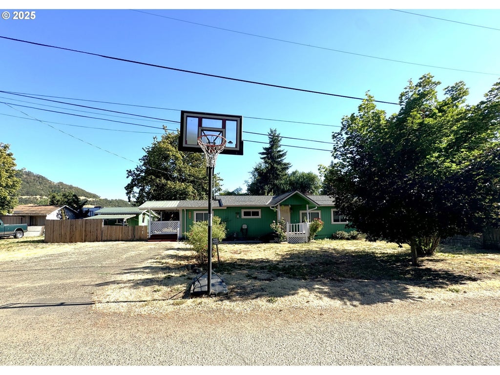 224 Fifth St, Dillard