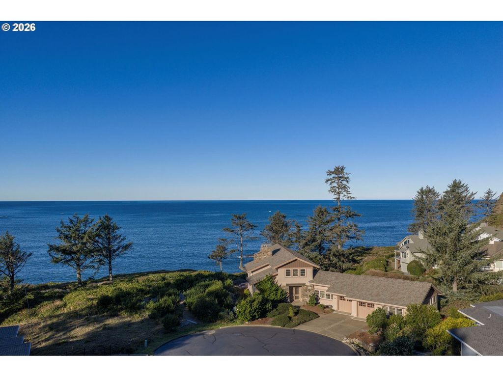 218 Sea Crest Pl, Otter Rock
