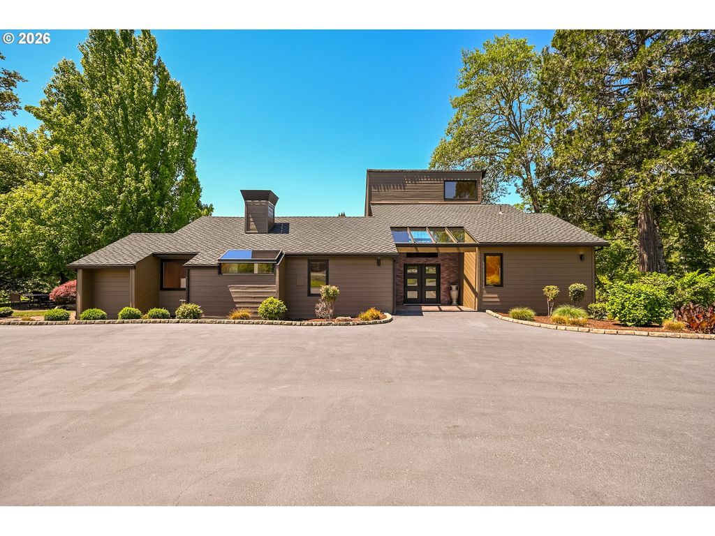 2546 Fisher Rd, Roseburg