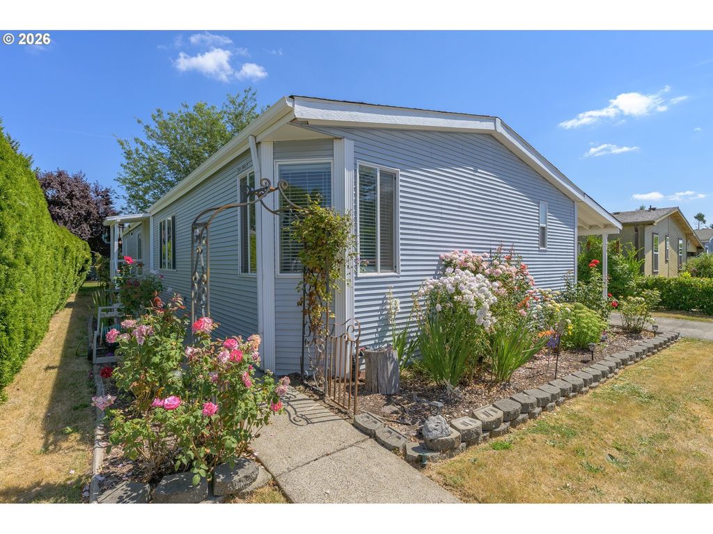 301 E Columbia 75, Newberg