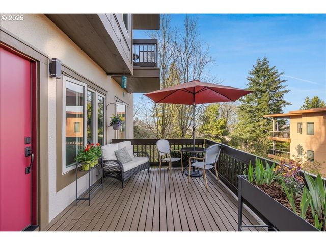 724 Nw Westover Cir, Portland