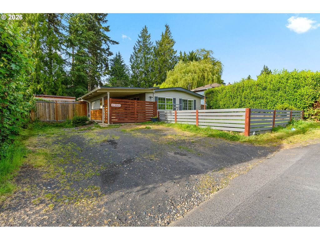 147 Mountain View Dr, Longview
