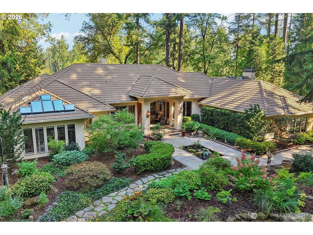 15555 S Clackamas River Dr, Oregon City