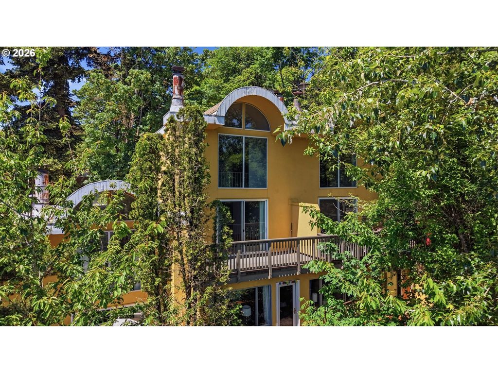 839 Sw Broadway Dr 74, Portland