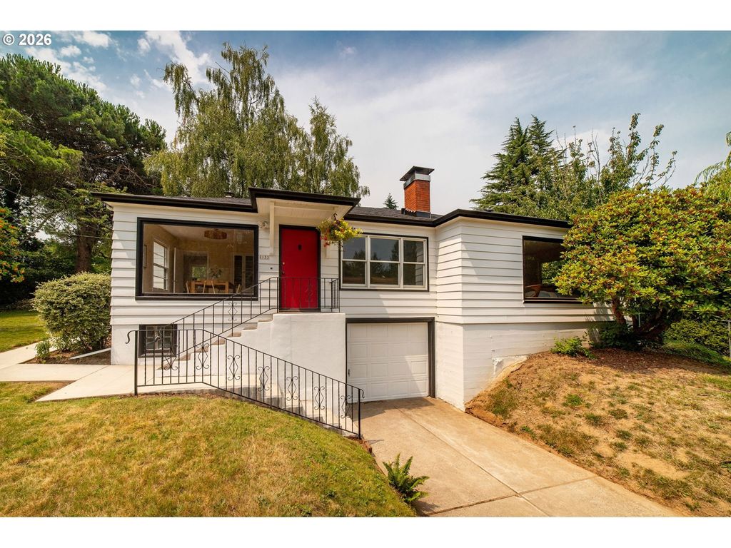 2133 Sw Taylors Ferry Rd, Portland