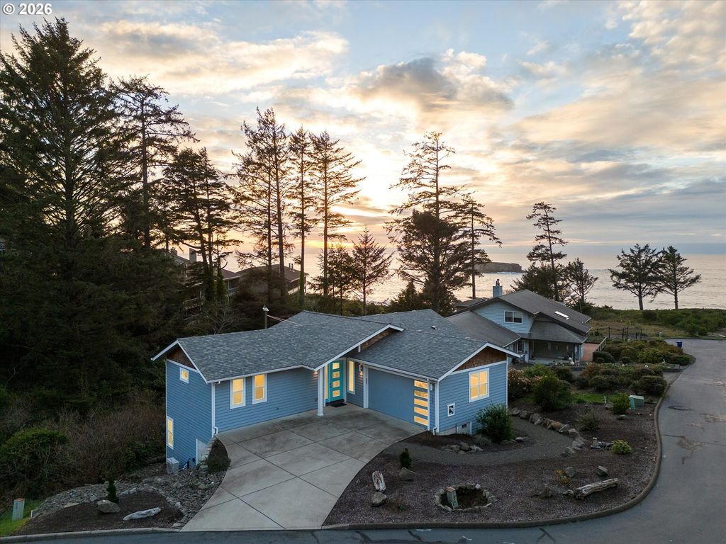 209 Sea Crest Way, Otter Rock