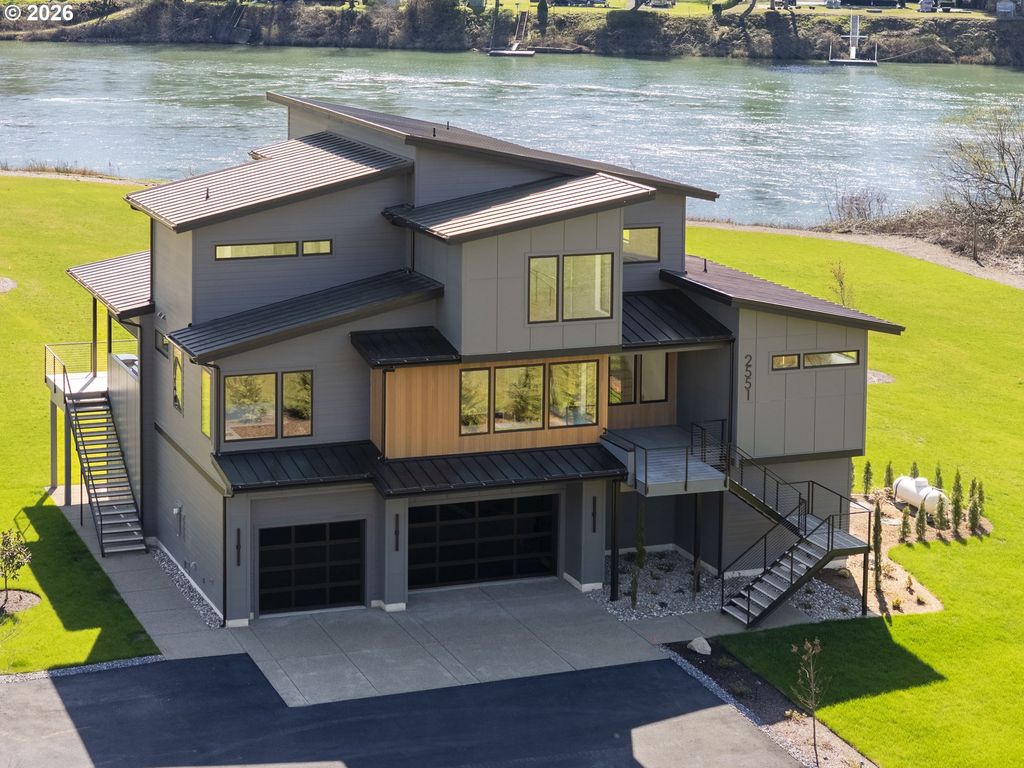 2551 Lewis River Rd, Woodland