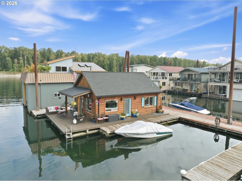 18305 Ne Marine Dr A10, Portland