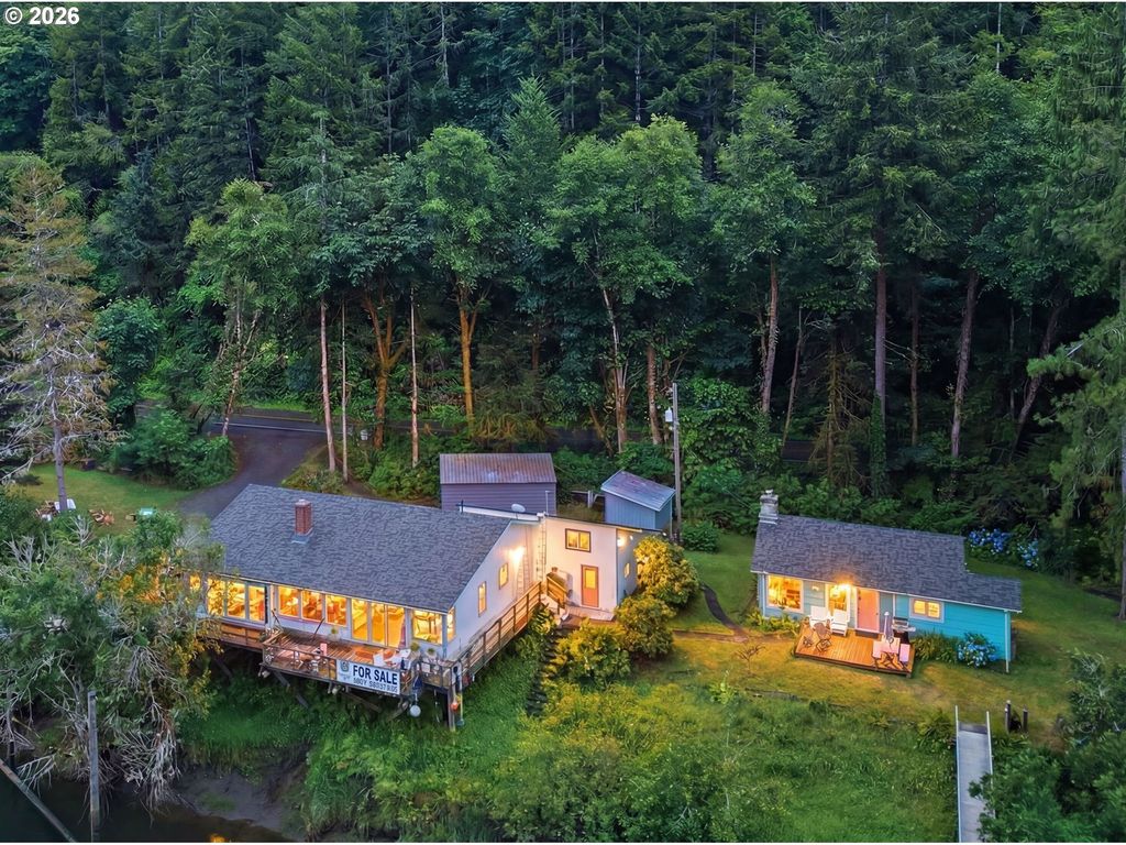 9959 Sweet Creek Rd, Mapleton