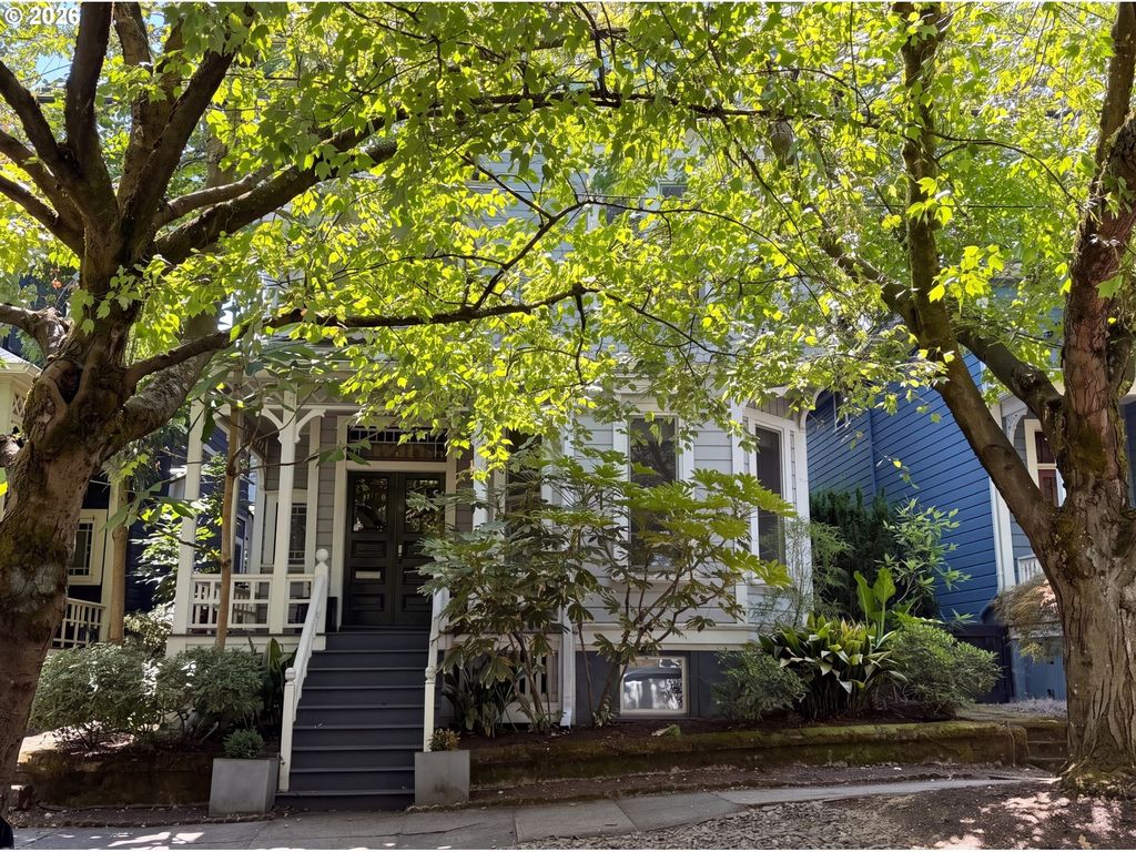 1710 Nw Hoyt St, Portland