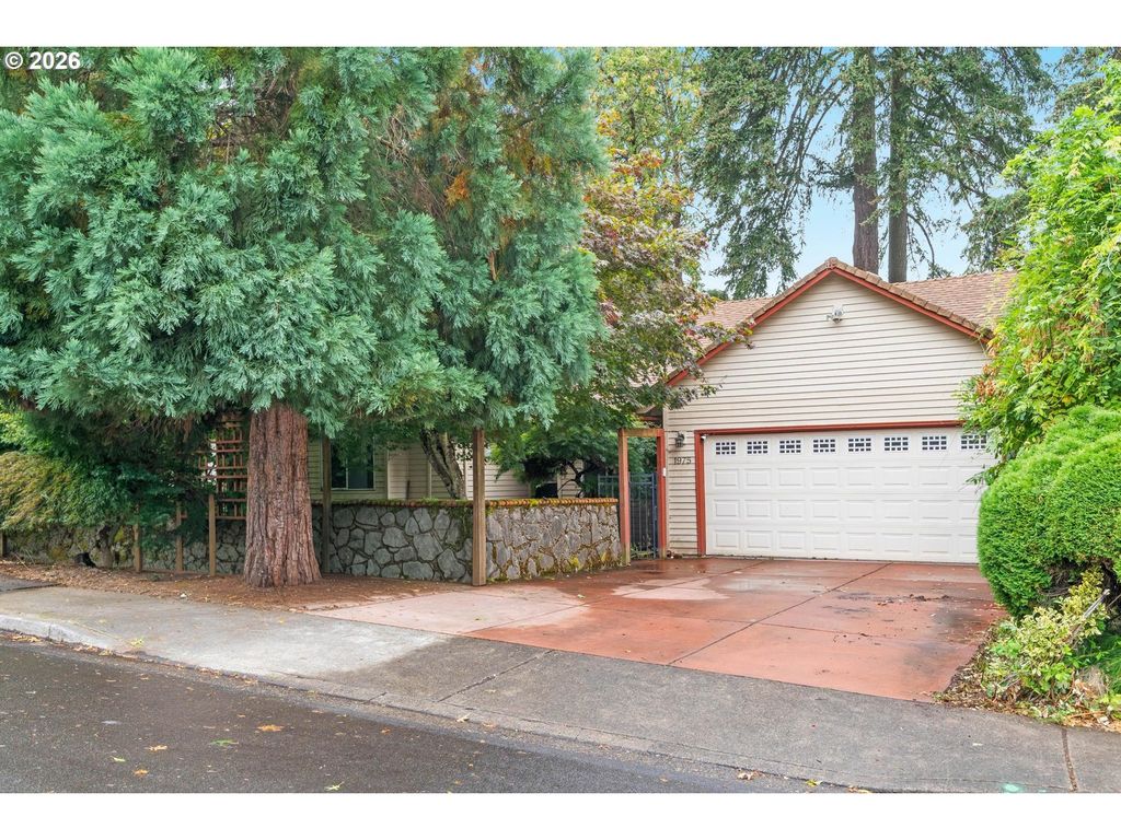 1975 Ne 2nd Pl, Hillsboro