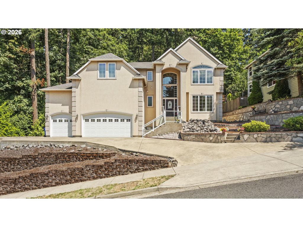 8118 Se 138th Dr, Portland