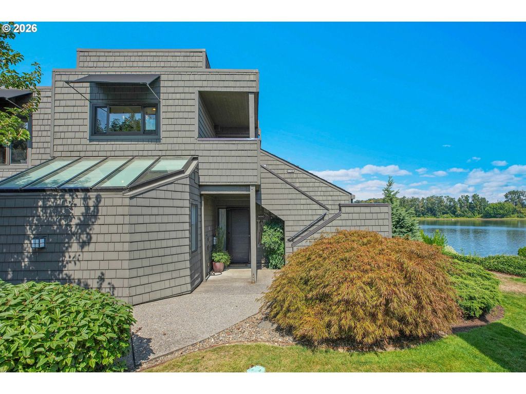 5672 S Riverpoint Ln, Portland