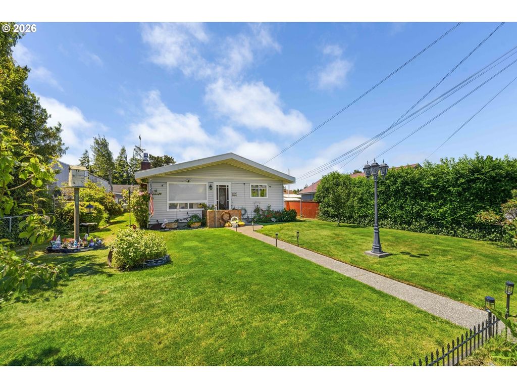 2478 Marion St, North Bend