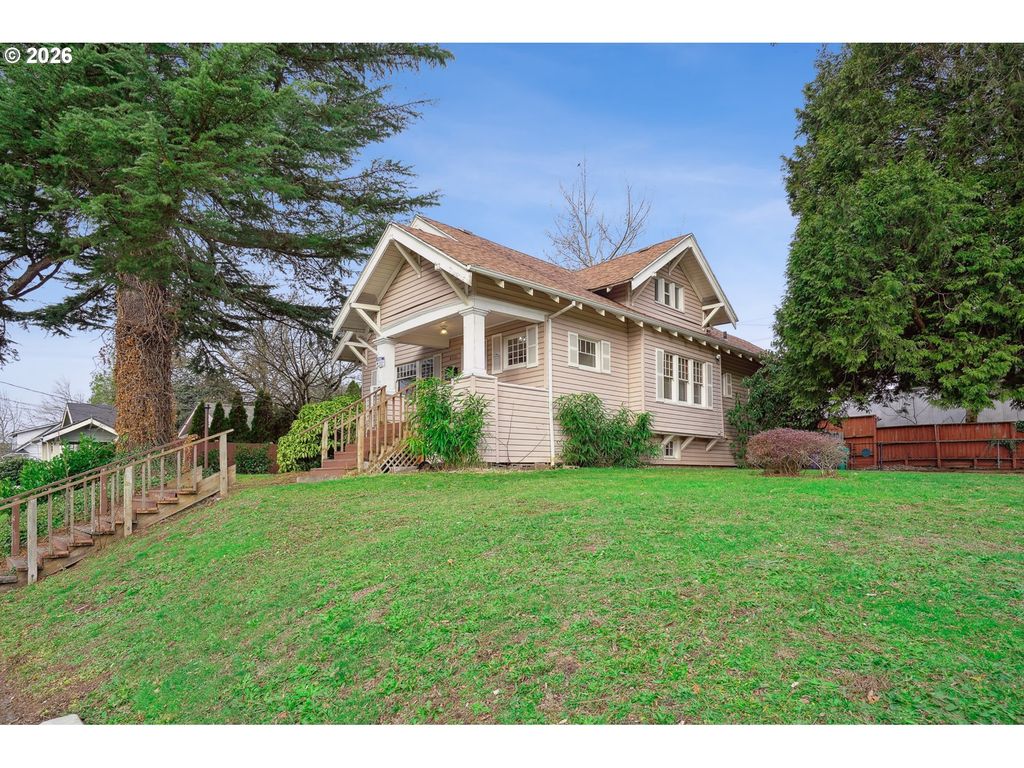 8921 Se Washington St, Portland