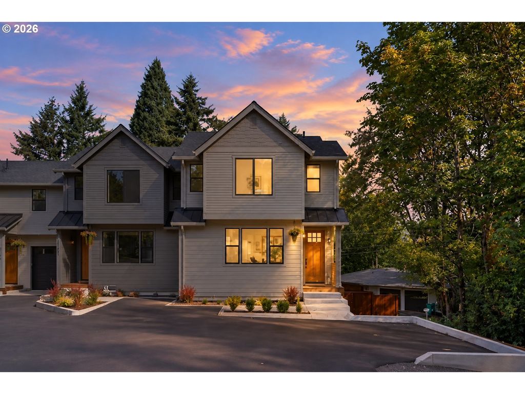 3789 Sw Iowa St, Portland