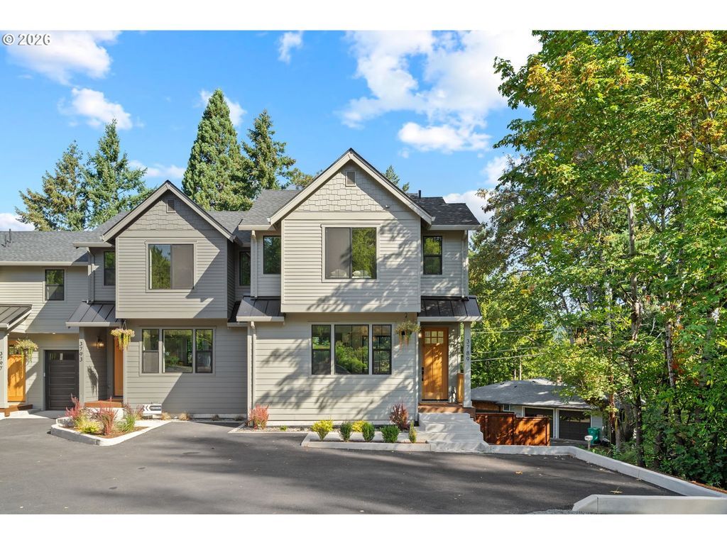 3789 Sw Iowa St, Portland