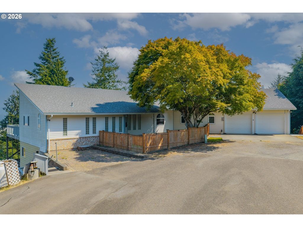 770 18th Ave, Coos Bay