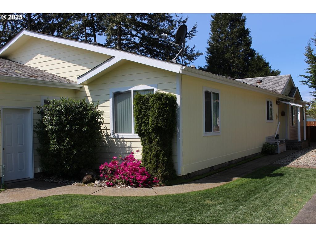 119 Jensen Way, Lakeside