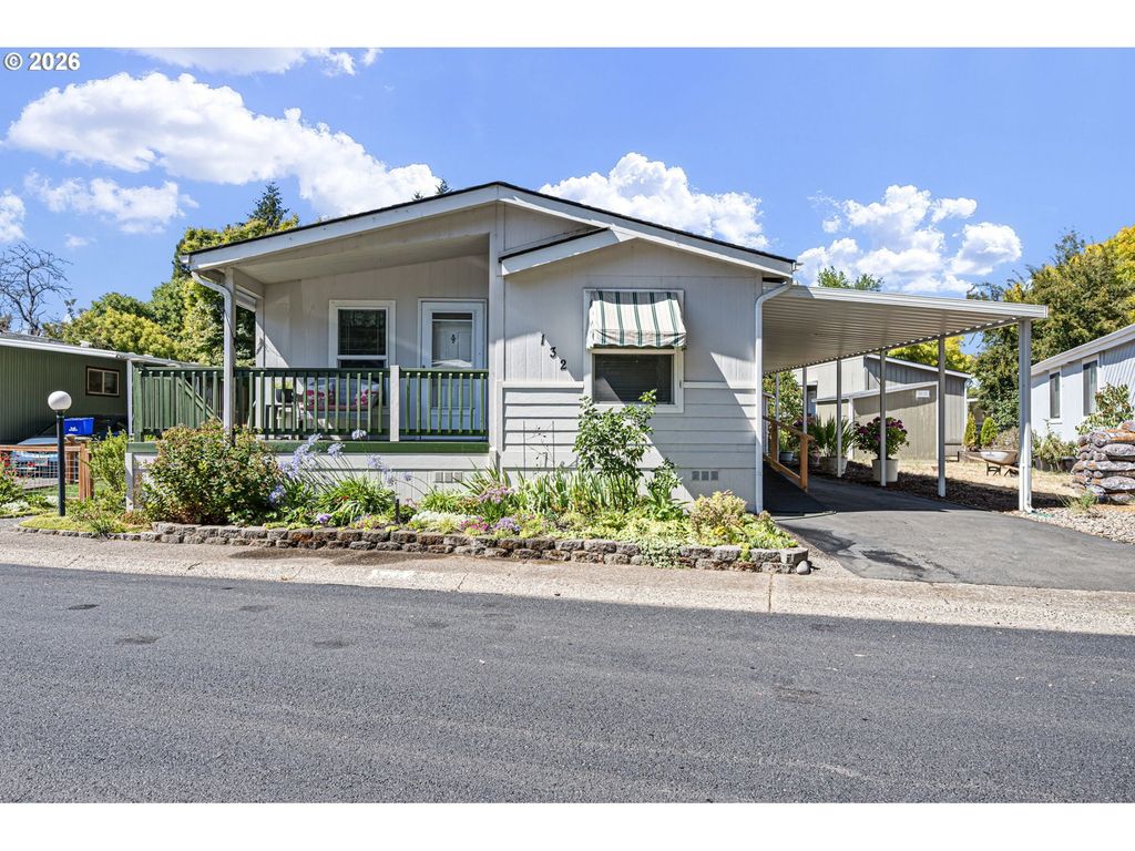 1475 Green Acres Rd 132, Eugene