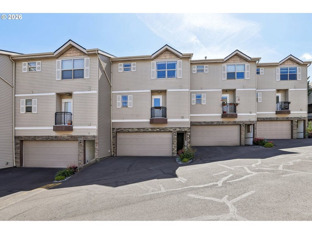 12142 Ne Fremont St 11, Portland
