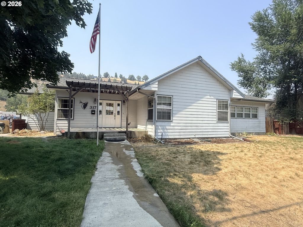 317 S Canyon Blvd, John Day