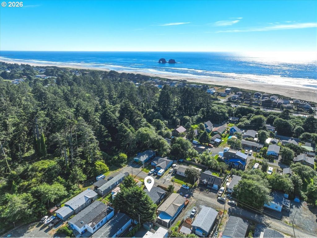 648 S Coral St, Rockaway Beach