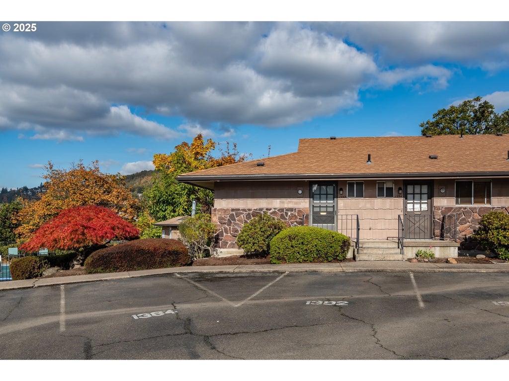 1392 Se Court Ave, Roseburg