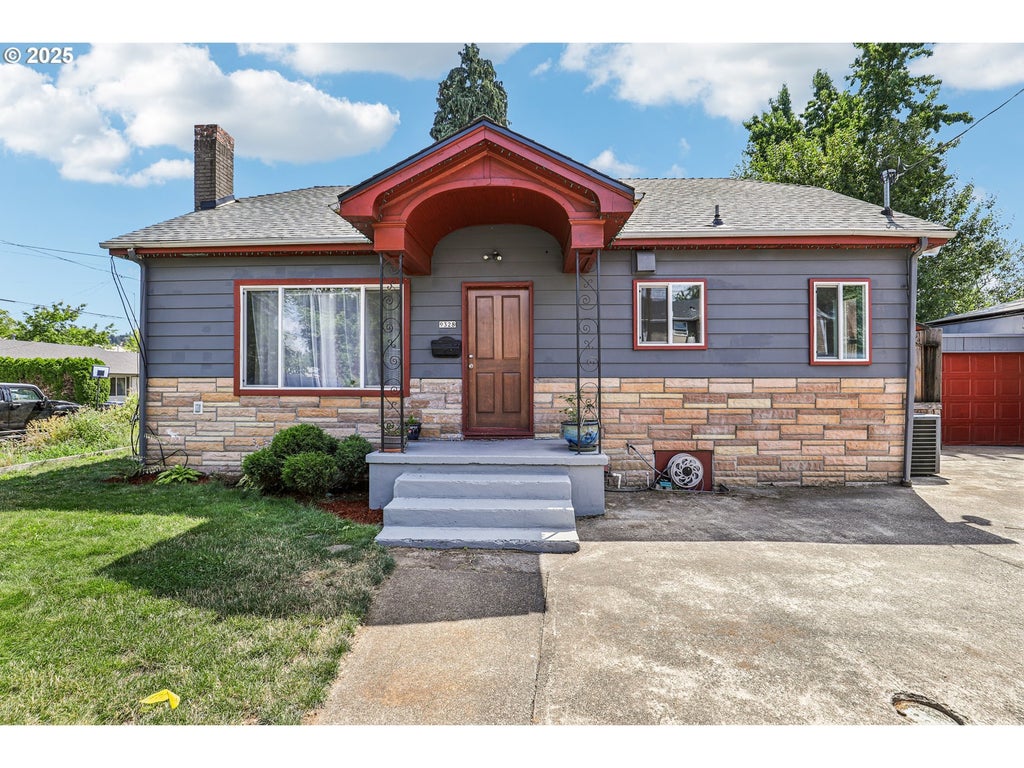 9328 Se Glenwood St, Portland