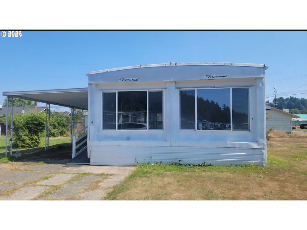 1413 Hawthorne Ave, Reedsport